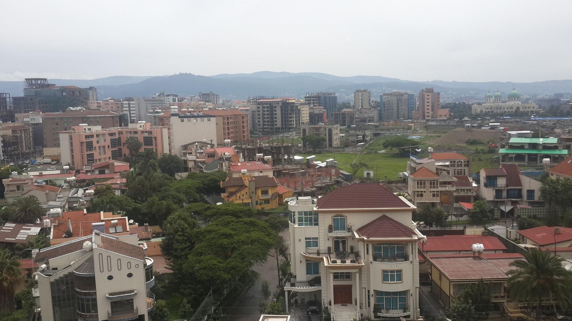Momona Hotel Addis Ababa Exterior foto