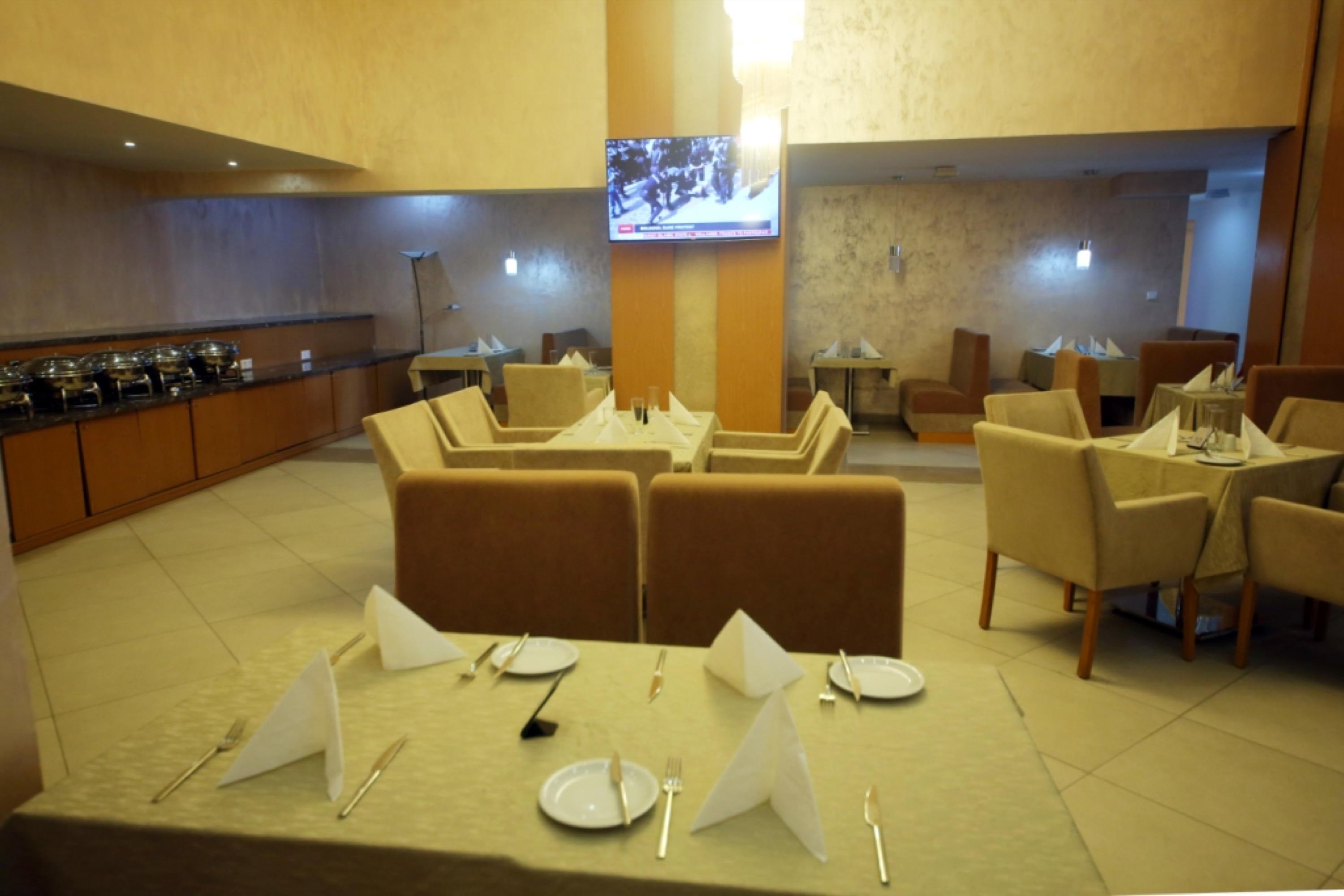 Momona Hotel Addis Ababa Exterior foto