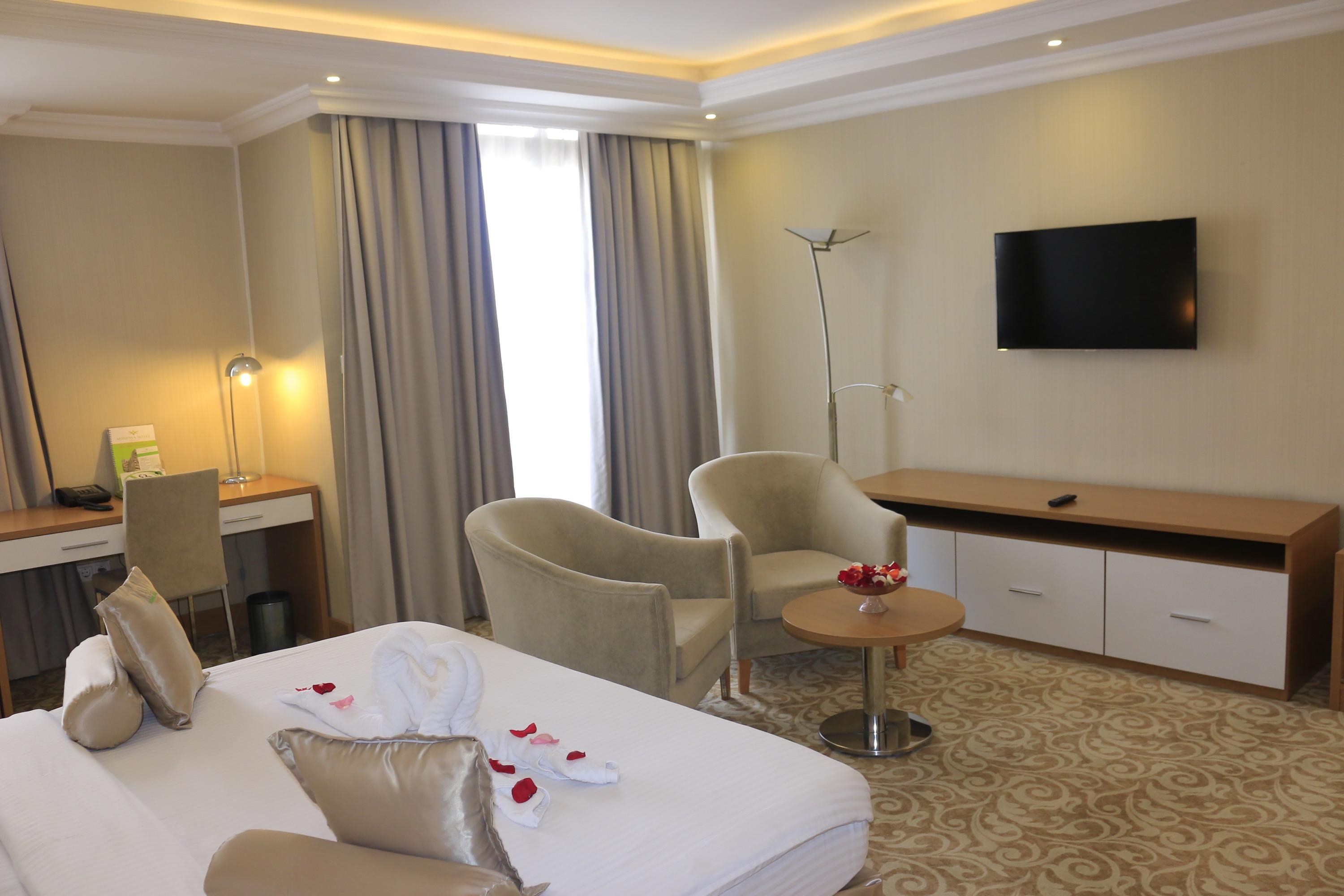 Momona Hotel Addis Ababa Exterior foto