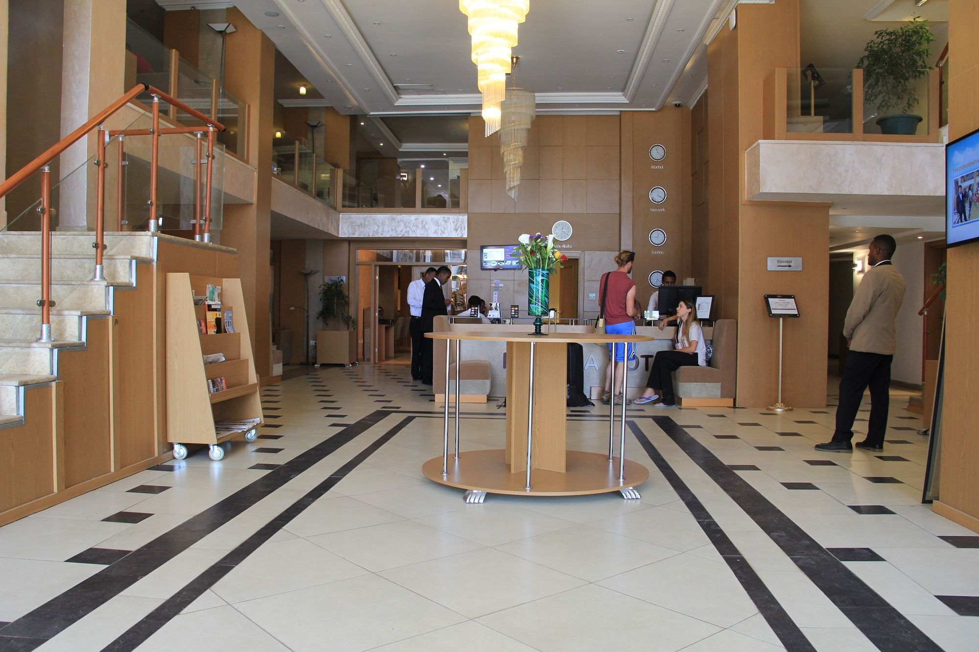 Momona Hotel Addis Ababa Exterior foto